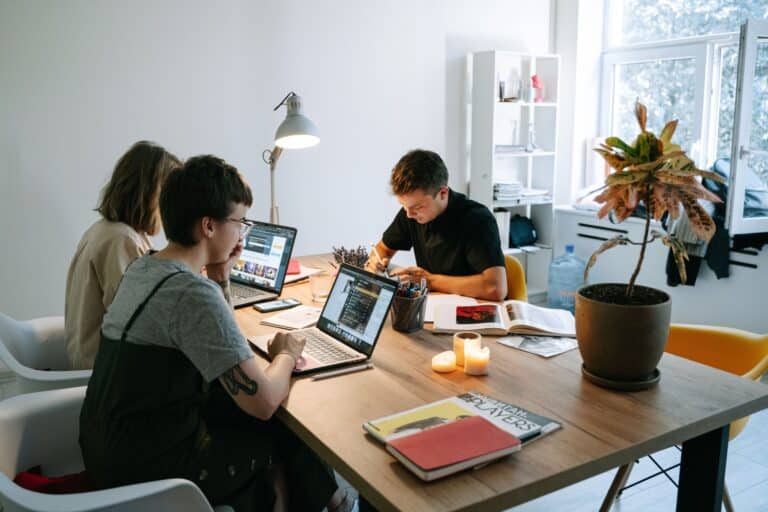 Remote work στην Ευρώπη: Πλεονεκτήματα και φορολογία για όσους ζουν στην Ελλάδα