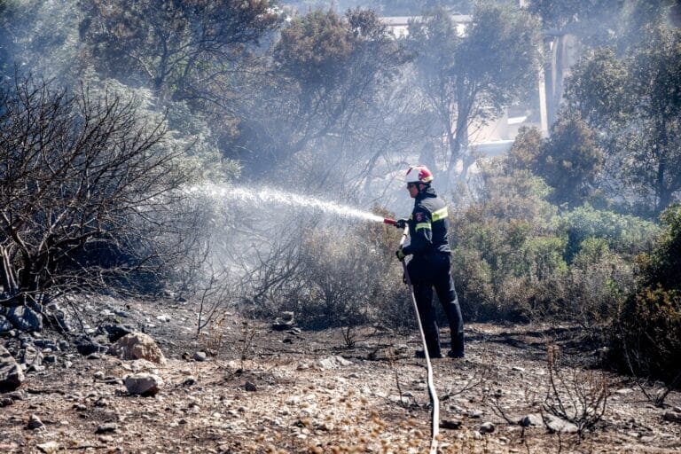 Ακραίος κίνδυνος πυρκαγιάς την Παρασκευή (14/8) σε Αττική, Βοιωτία, Εύβοια, Αργολίδα και Κορινθία (χάρτης)