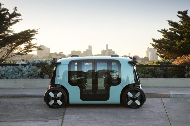 Amazon Zoox: Το πρώτο robotaxi χωρίς τιμόνι πήρε έγκριση για επί πληρωμή διαδρομές στις ΗΠΑ