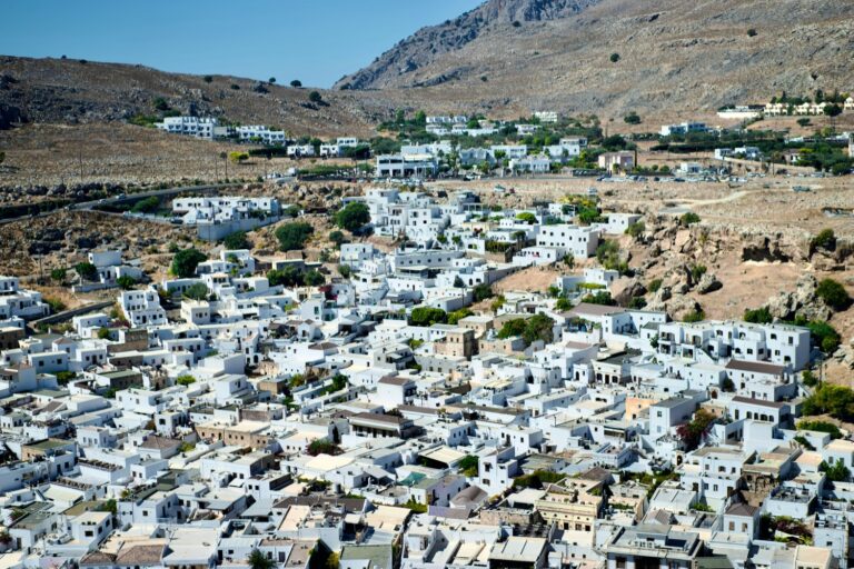 Ρόδος: Συνελήφθησαν δύο ανήλικοι Ρομά για διάρρηξη καφετέριας