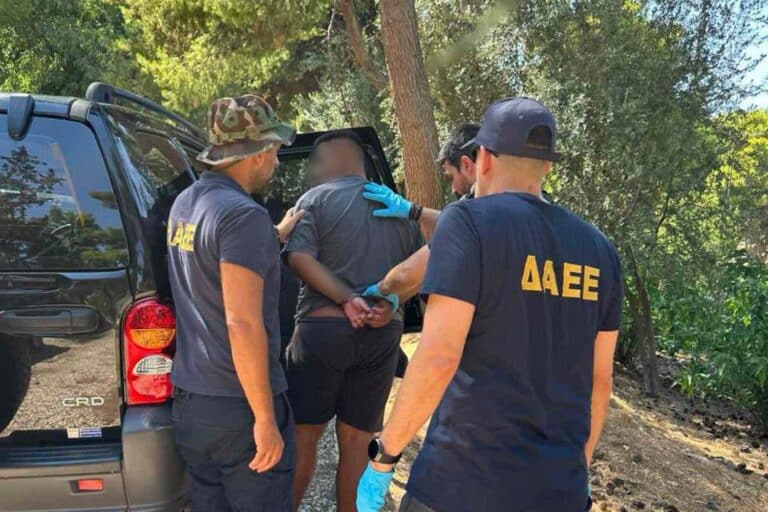Συνελήφθησαν τρία άτομα για τη φωτιά στο παλιό κτίριο του Μπάντμιντον στο Πάρκο Γουδή