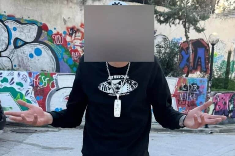 Νέα Σμύρνη: Αυτός είναι ο 23χρονος τράπερ και γιος γνωστού ηθοποιού που συνελήφθη μετά από καταδίωξη – Προσπάθησε να διαφύγει