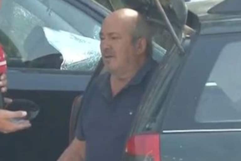 Φωτιά στη Βοιωτία: «Δεν φεύγω χωρίς τον σκύλο» – Κάτοικος αρνήθηκε να εγκαταλείψει την περιοχή (βίντεο)
