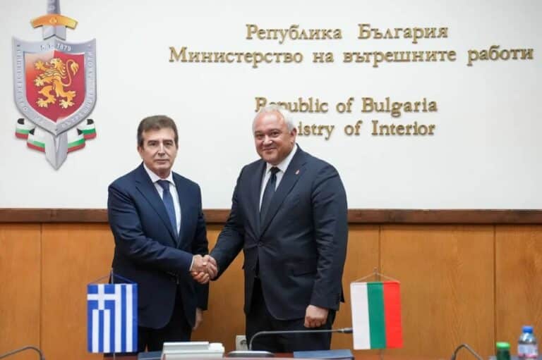 Ο Χρυσοχοΐδης συναντήθηκε με τον υπουργό Εσωτερικών της Βουλγαρίας – Συμφωνία για ενίσχυση αστυνομικής συνεργασίας και κοινές επιχειρησιακές δράσεις