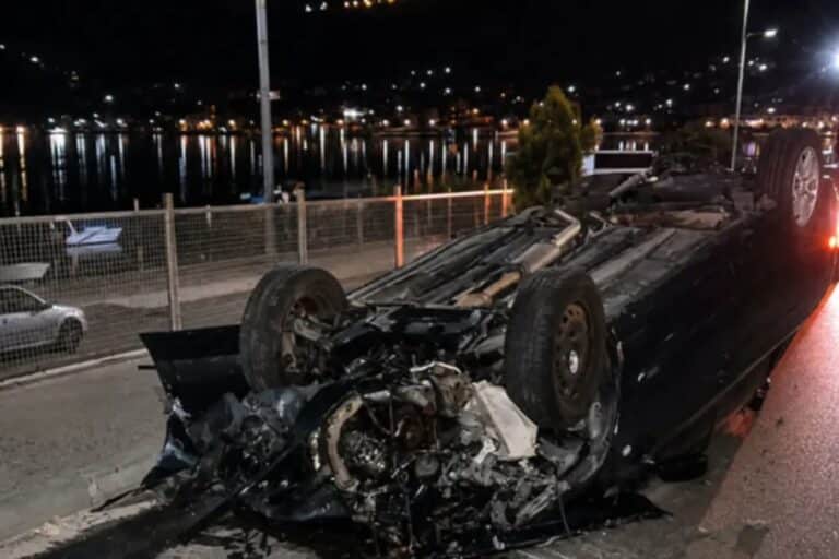 Αμφιλοχία: Αυτοκίνητο ανατράπηκε στην είσοδο της πόλης – Με κατάγματα στα άκρα ο οδηγός (εικόνες) 