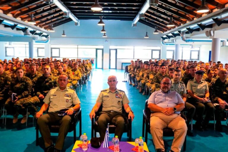 Τη Σχολή Μονίμων Υπαξιωματικών στα Τρίκαλα επισκέφθηκε ο Αρχηγός ΓΕΣ (εικόνες) 