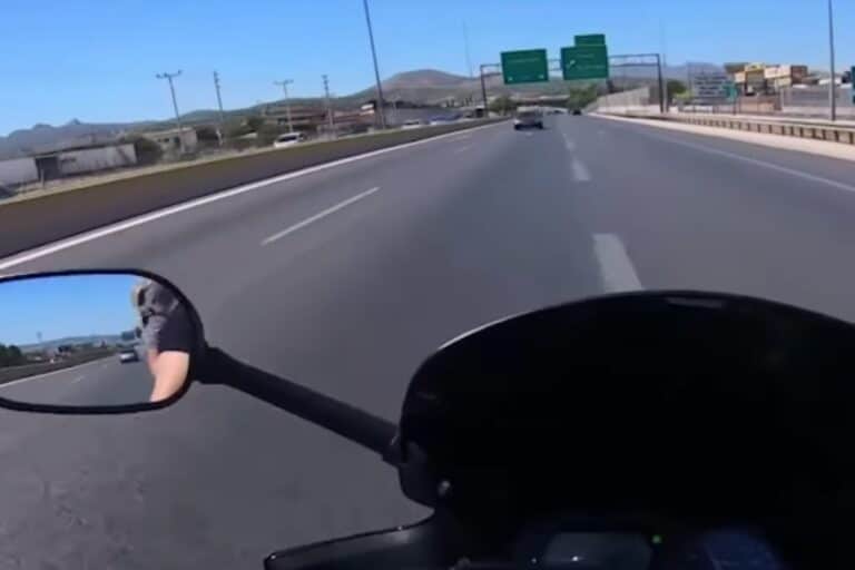 Αθηνών-Κορίνθου: Με ληγμένο δίπλωμα οδηγούσε η 82χρονη που κινούνταν ανάποδα στην Εθνική Οδό (βίντεο)