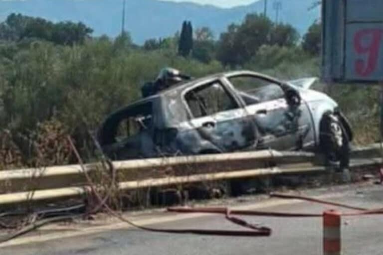 Αχαΐα: 25χρονη η γυναίκα που απανθρακώθηκε μετά τη σφοδρή σύγκρουση δύο ΙΧ – Σοβαρά τραυματίας ο δεύτερος οδηγός