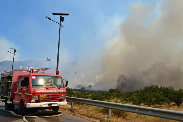 Πολύ υψηλός κίνδυνος πυρκαγιάς αύριο (12/8) σε Αττική, Πελοπόννησο, Στερεά Ελλάδα, Αιγαίο και Θράκη (χάρτης)