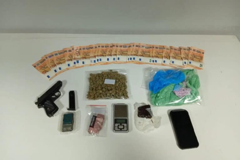 Ημαθία: Συνελήφθη άνδρας για ναρκωτικά και όπλα – Βρέθηκαν κάνναβη, ζυγαριές και πιστόλι replica (εικόνα)