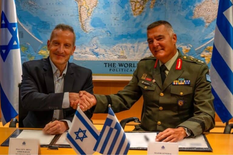 Έπεσαν οι υπογραφές για την «Ασπίδα του Αχιλλέα» – Πώς αλλάζει η αεράμυνα της χώρας
