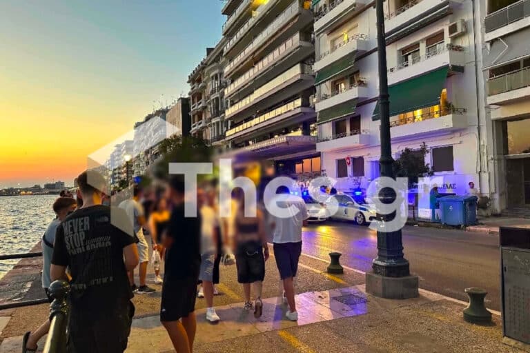 Θεσσαλονίκη: «Μπούκαραν» σε οικοδομή για να δουν γνωστό YouTuber – Προσαγωγές ανηλίκων και κινητοποίηση της Αστυνομίας (βίντεο)