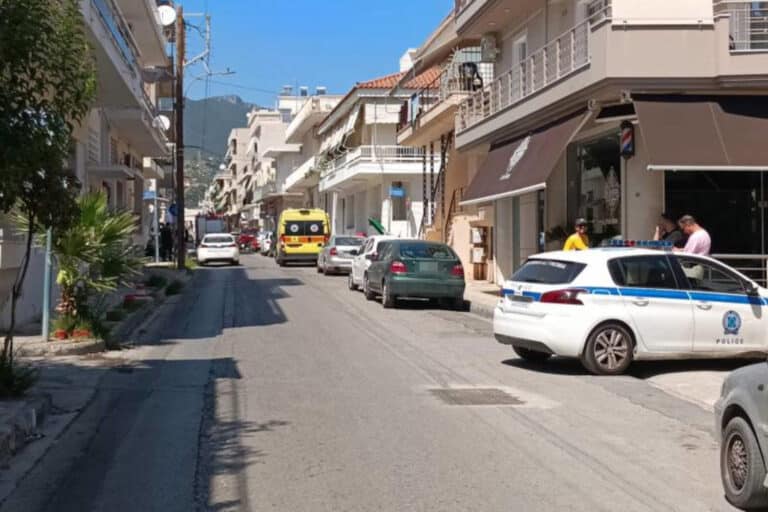 Καλαμάτα: Αίσιο τέλος με τον 43χρονο που είχε ταμπουρωθεί στο σπίτι του – Τον έπεισαν οι διαπραγματευτές να ανοίξει