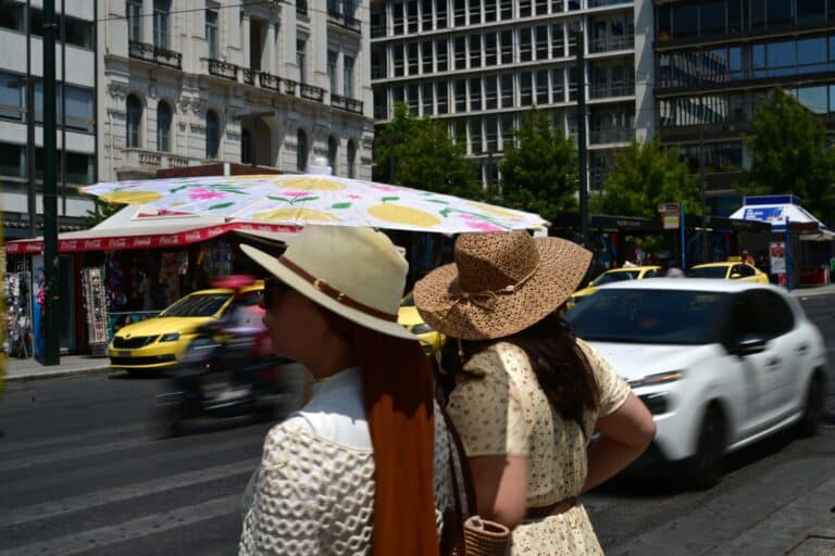 Καύσωνας: Ανοίγουν επτά κλιματιζόμενοι χώροι στον Δήμο Αθηναίων
