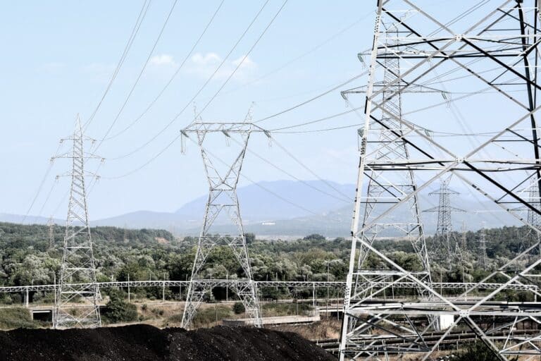 Ρεύμα: Εκτίναξη των τιμών τον Αύγουστο – Φόβοι για νέο κύμα ανατιμήσεων λόγω της ξηρασίας στον Δούναβη