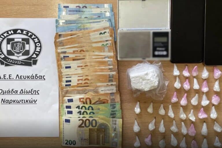 Λευκάδα: Χειροπέδες σε 35χρονο και 46χρονη για ναρκωτικά – Τι βρέθηκε στο ΙΧ τους