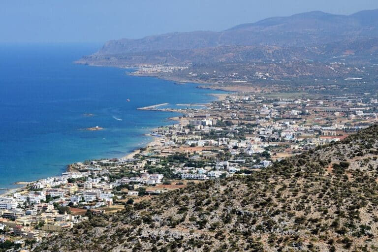 Νεαρός ξυλοκοπήθηκε τα ξημερώματα στα Μάλια – Μεταφέρθηκε τραυματισμένος στο νοσοκομείο
