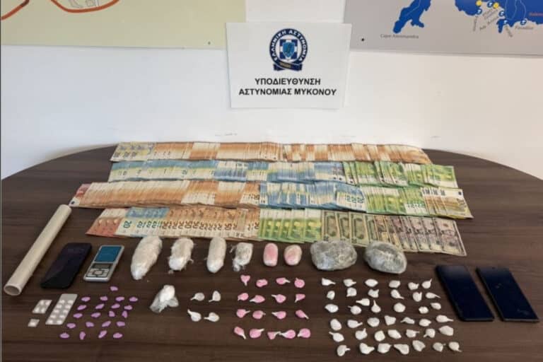 Δύο συλλήψεις για διακίνηση ναρκωτικών στη Μύκονο: Κατασχέθηκαν 65.900 ευρώ, MDMA και κοκαΐνη
