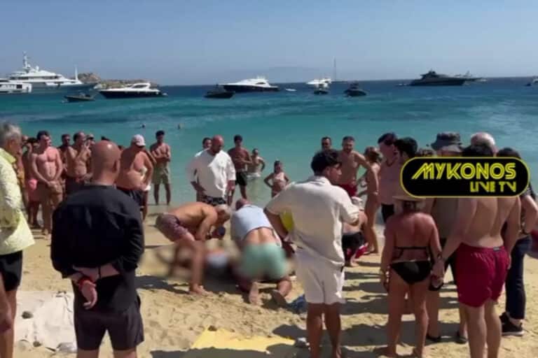 Μύκονος: Τουρίστας έχασε τη ζωή του στην παραλία της Ψαρρούς παρά τις προσπάθειες ανάνηψης