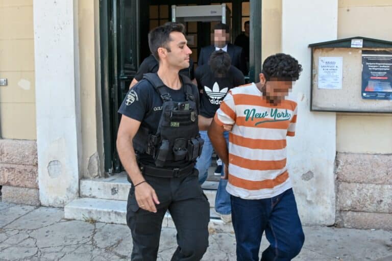 Ναύπλιο: Προθεσμία για να απολογηθούν πήραν οι δύο Ινδοί κατηγορούμενοι για τη δολοφονία του ψυχολόγου