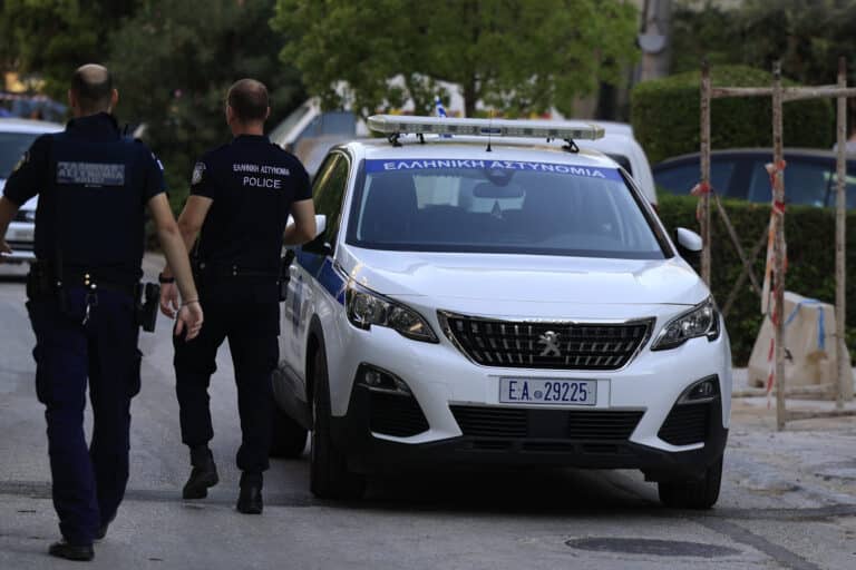 Νέα Σμύρνη: «Έχασα τον πατέρα μου, αλλά δεν μπορώ να παραβλέψω ότι έκανε κακό», λέει η κόρη του Αλβανού που εκτέλεσε την 45χρονη (βίντεο)