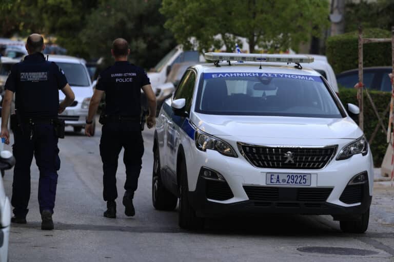 Νέα Σμύρνη: Τα όπλα στα social media και το σκοτεινό παρελθόν του 48χρονου – Έρευνες για το φονικό καρτέρι στη 45χρονη