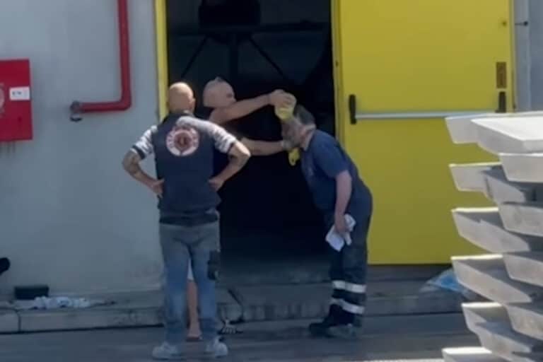 Οινόφυτα: Έκρηξη σε εργοστάσιο κατά τη διάρκεια εργασιών συντήρησης – Δύο εργαζόμενοι με εγκαύματα (βίντεο)