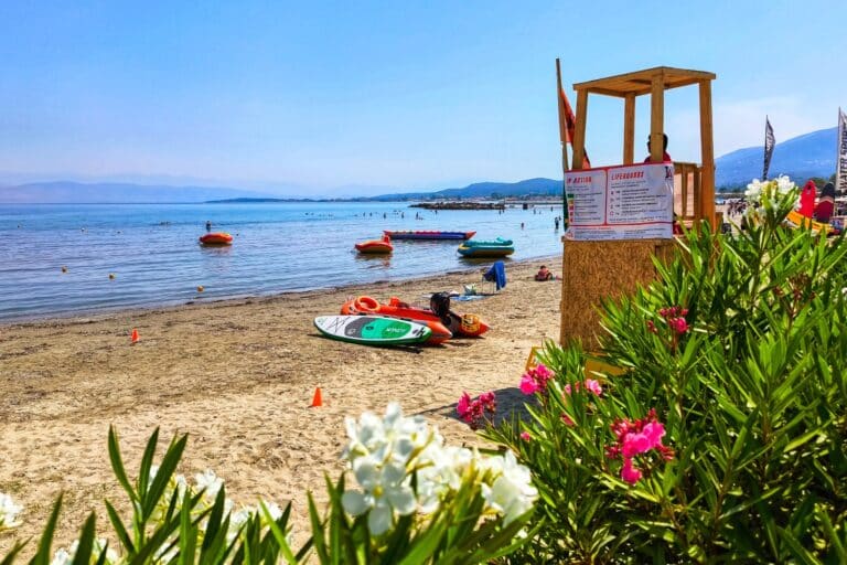 Αναστάτωση στη Χαλκιδική: Επτάχρονος κινδύνεψε να πνιγεί – Τον έσωσαν δύο ναυαγοσώστες