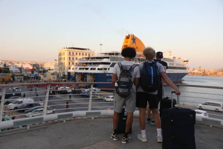 Άρθηκε το απαγορευτικό απόπλου: Κανονικά τα δρομολόγια από Πειραιά, Ραφήνα και Λαύριο – Η εικόνα στα λιμάνια