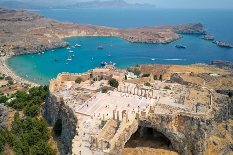Ρόδος: Παράνομη κρίθηκε η απόρριψη αίτησης υπαλλήλου της ΕΛ.ΑΣ. που ζήτησε να διδάξει ενώ βρισκόταν σε άδεια ανατροφής