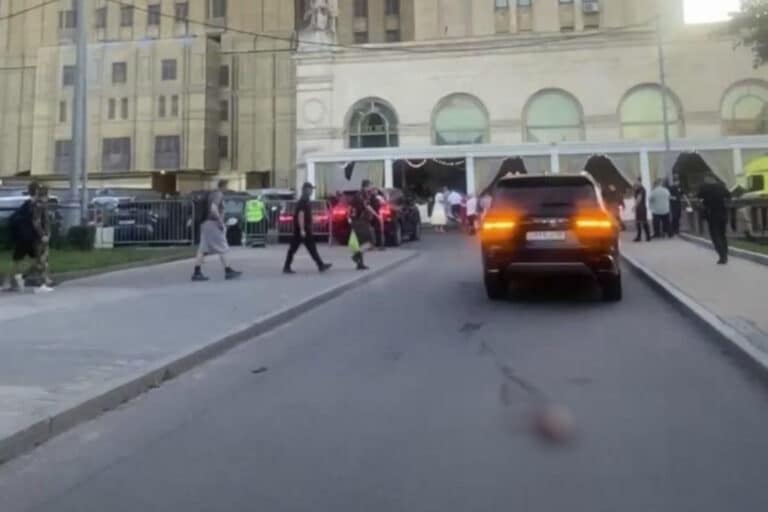 Ρωσία: Τρεις νεκροί και 15 τραυματίες από έκρηξη κοντά σε καφετέρια στη Μόσχα