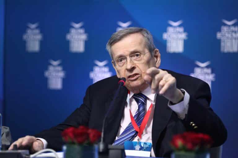 Πέθανε ο πρώην υπουργός Στέφανος Μάνος