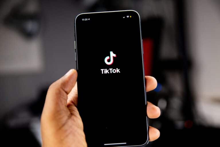Το TikTok θα πληρώσει 400 εκατ. δολάρια γιατί παραβίαζε νόμο για το απόρρητο των παιδιών