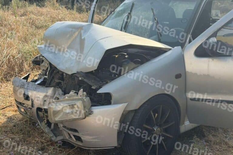 Λάρισα: Όχημα συγκρούστηκε με προπορευόμενο ΙΧ και εκείνο ανετράπη – Στο νοσοκομείο 24χρονη και το τετράχρονο παιδί της