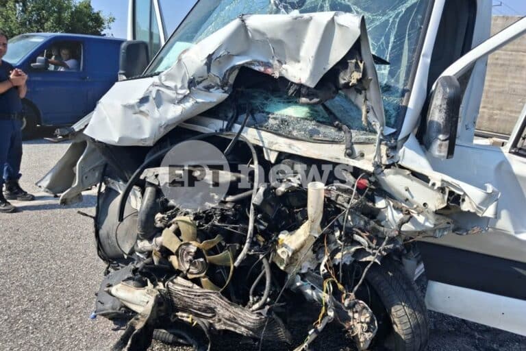 Τροχαίο με δύο νεκρούς στις Σέρρες: «Έχασε τον έλεγχο του ΙΧ, δεν τον πρόλαβα και έπεσε πάνω μου», λέει ο οδηγός του φορτηγού (βίντεο)