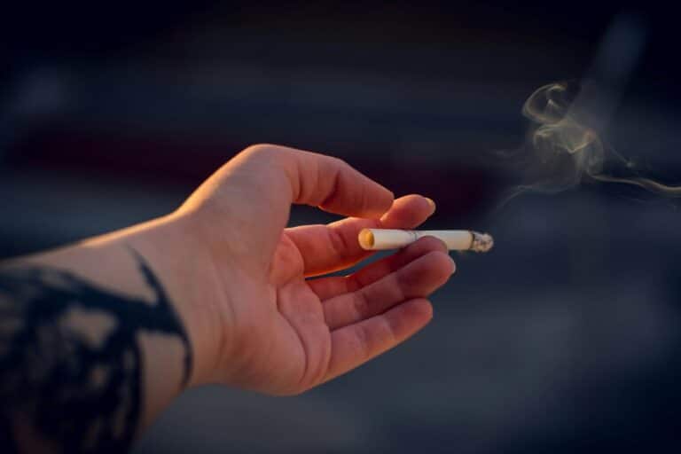 Κέρκυρα: Πρόστιμο 1.312 ευρώ σε αλλοδαπό οδηγό που πέταξε αναμμένο τσιγάρο από το παράθυρο του ΙΧ