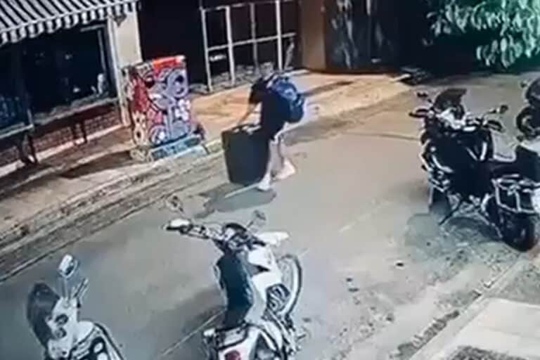 Κυψέλη: Από το «τη βρήκα νεκρή» στη σιωπή – Η νέα τακτική του 26χρονου Αφγανού για τη βαλίτσα με τη σορό