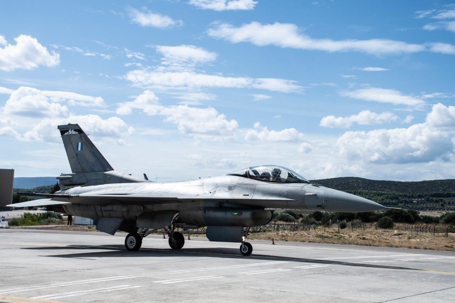 aeroporia f 16 viper 16 9 2026 2