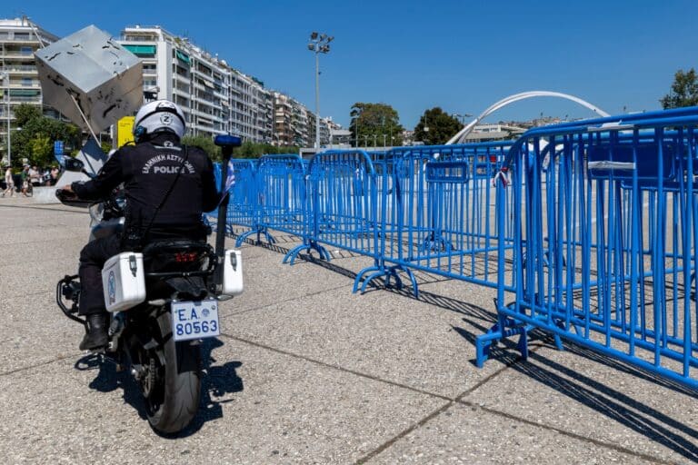 Δύο επιπλέον ημερήσιες αναπαύσεις στους αστυνομικούς της 90ής ΔΕΘ