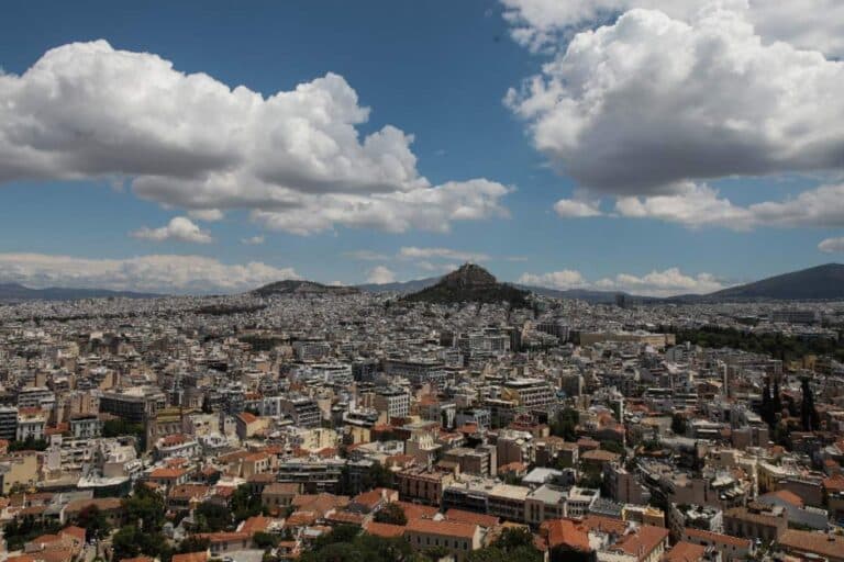 ΕΛ.ΑΣ.: Συνελήφθησαν δύο 19χρονοι για απάτες και κλοπές στην Αττική – Παρίσταναν τους υπαλλήλους εταιρείας τηλεπικοινωνιών