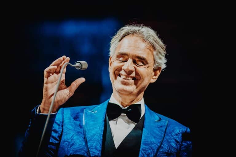 Andrea Bocelli: Το αγόρι από την Τοσκάνη που έγινε ο διασημότερος τενόρος της γενιάς του γίνεται σήμερα 68 ετών