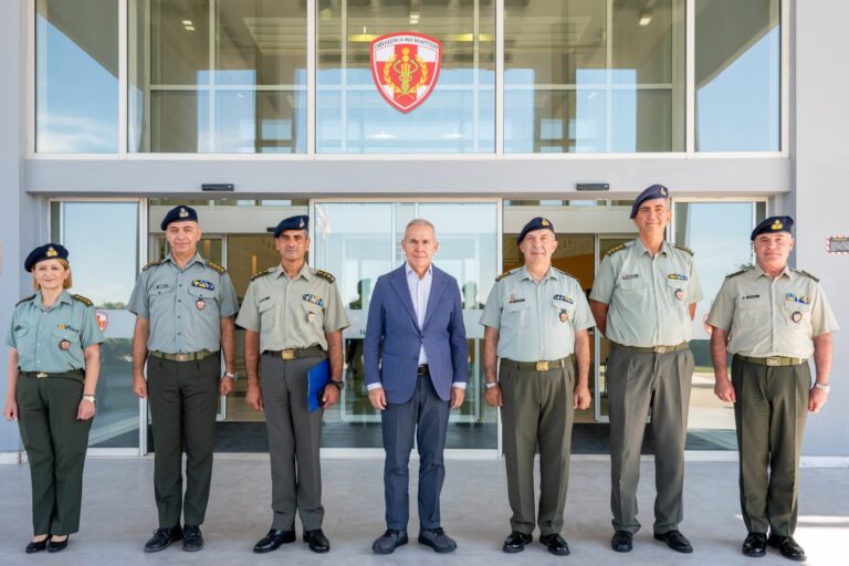 Ο Δαβάκης επισκέφθηκε το 424 Γενικό Στρατιωτικό Νοσοκομείο (εικόνες)