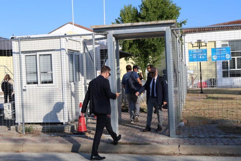 Δίκη για τα Τέμπη: Η εισαγγελέας ζήτησε άρση απορρήτου για το κινητό του σταθμάρχη 
