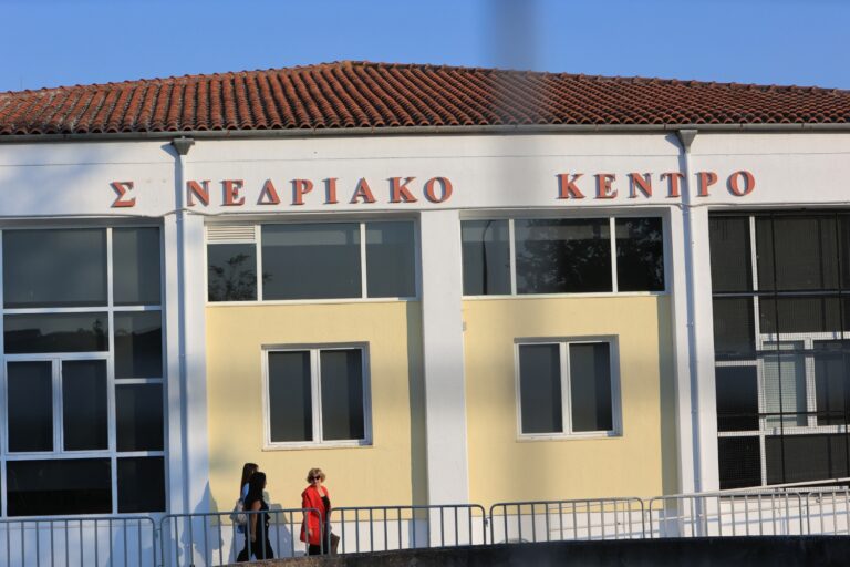 Τέμπη: «Πάνω από τα κέρδη δεν υπολόγιζαν ανθρώπινες ζωές» – Ξέσπασε η μητέρα της Κλαούντια στη δίκη