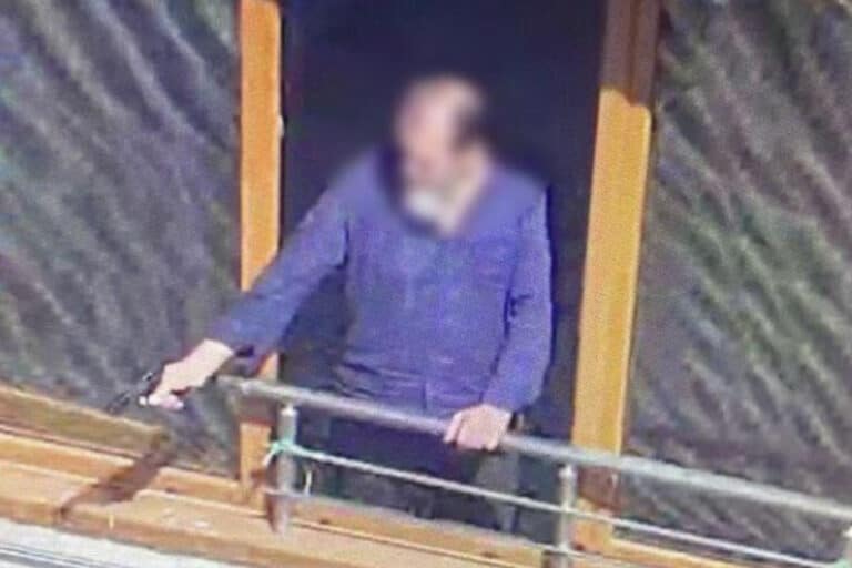 Φονικό σε κτίριο στην Τουρκία: Διαχειριστής τσακώθηκε με τους ιδιοκτήτες, τους πυροβόλησε και τους σκότωσε (βίντεο)