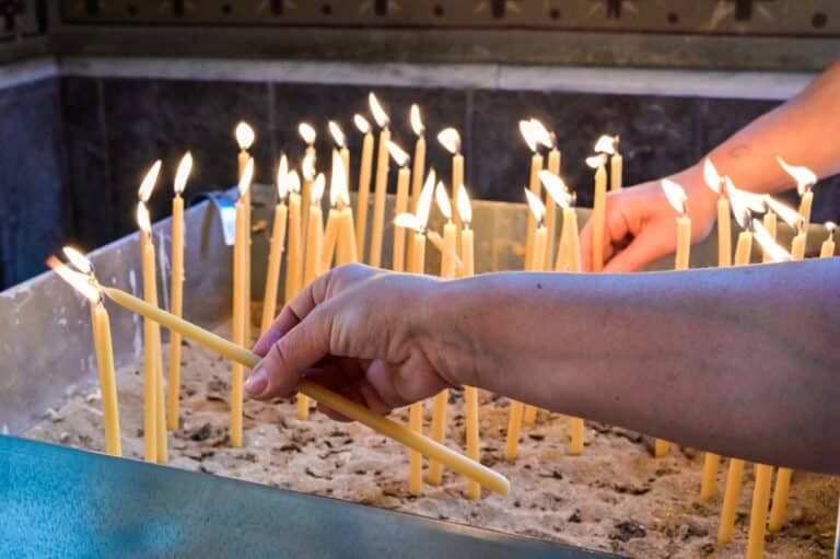 Θεσσαλονίκη: 58χρονος έκλεψε 250 ευρώ από παγκάρι εκκλησίας στην Καλαμαριά