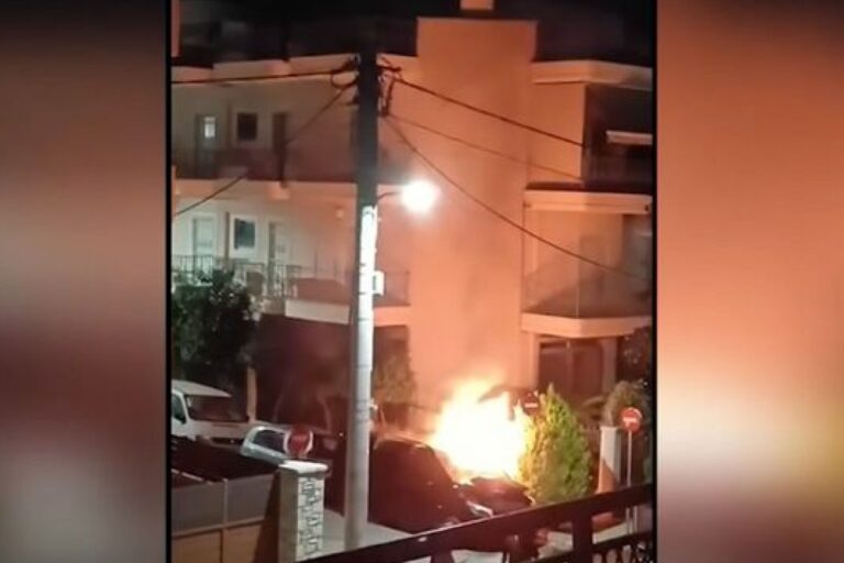Βαν τυλίχθηκε στις φλόγες στο Περιστέρι – Οι Αρχές εξετάζουν το ενδεχόμενο εμπρησμού (βίντεο)