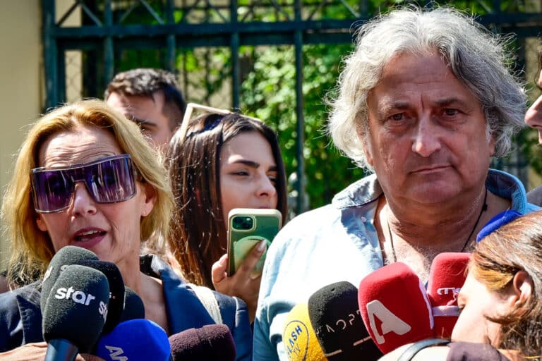 Θάνατος Μαζωνάκη: Το SMS του υπνοθεραπευτή στη γιατρό – «Σε πήρα στον λαιμό μου» (βίντεο)