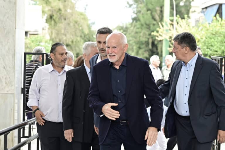 Ο επικήδειος του Γιώργου Παπανδρέου για τη μητέρα του Μαργαρίτα: «Αν μας παρακολουθεί θα το κάνει με χαμόγελο»