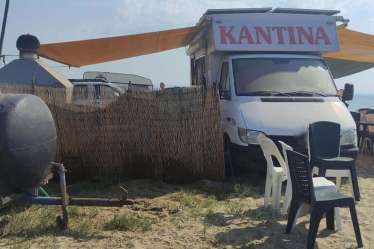 Θεσσαλονίκη: Συνελήφθη 42χρονος για παράνομη καντίνα σε προστατευόμενη παραλία Natura